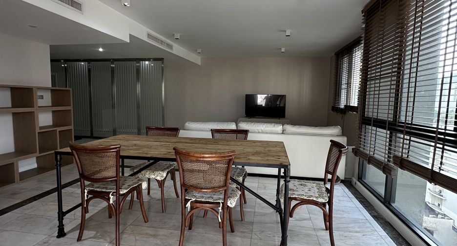 For rent 2 bedrooms condo in Watthana, Bangkok