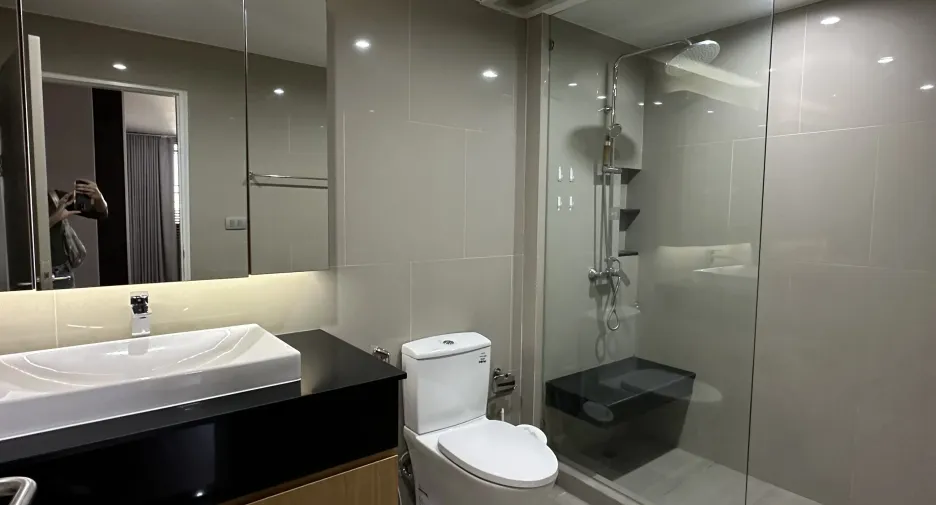For rent 2 bedrooms condo in Watthana, Bangkok