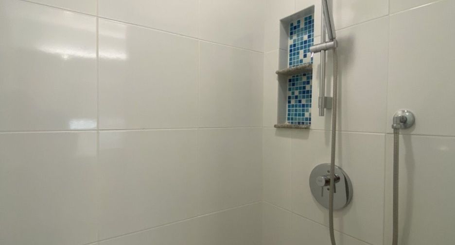 For rent 2 bedrooms condo in Phra Khanong, Bangkok