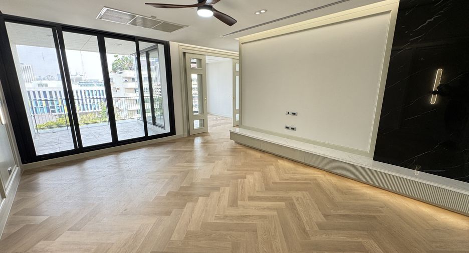 For rent 4 bedrooms apartment in Watthana, Bangkok
