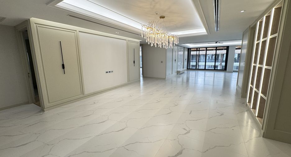 For rent 4 bedrooms apartment in Watthana, Bangkok