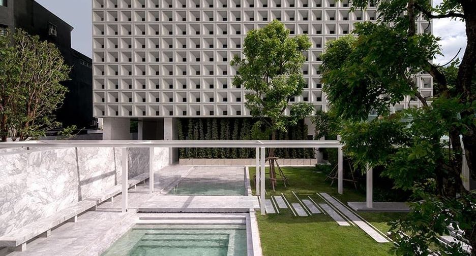 For rent 2 bedrooms condo in Khlong Toei, Bangkok