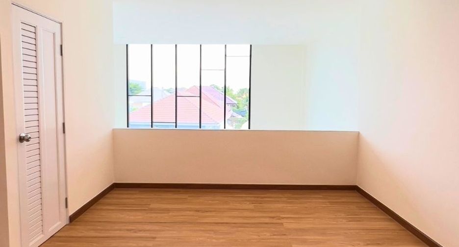 For rent office in Lat Phrao, Bangkok