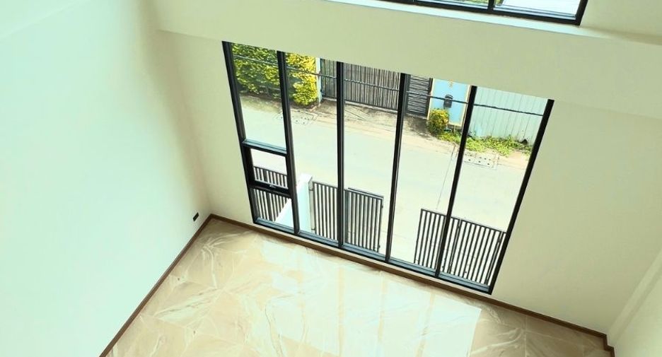 For rent office in Lat Phrao, Bangkok