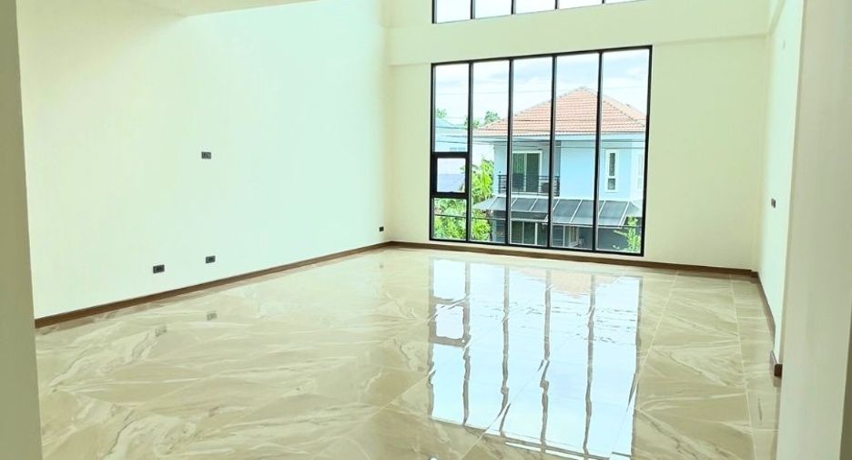 For rent office in Lat Phrao, Bangkok