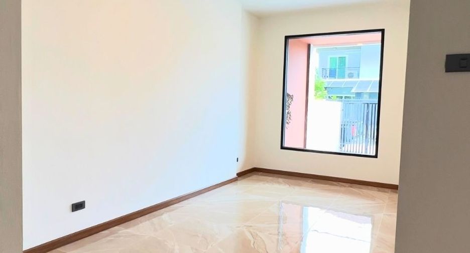 For rent office in Lat Phrao, Bangkok