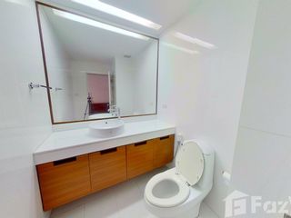 For rent 3 bedrooms condo in Sathon, Bangkok