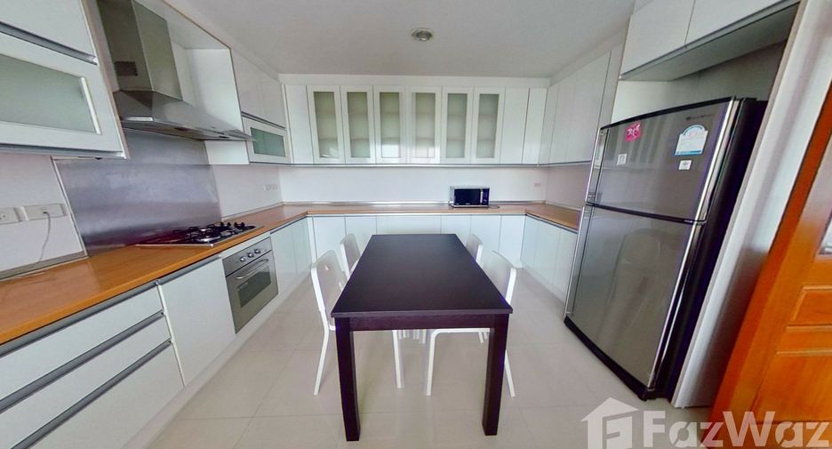 For rent 3 bedrooms condo in Sathon, Bangkok