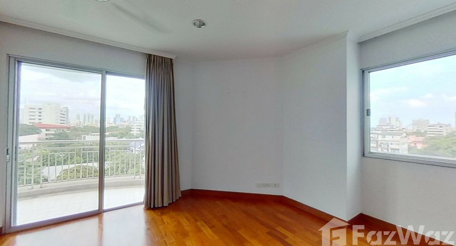For rent 3 bedrooms condo in Sathon, Bangkok