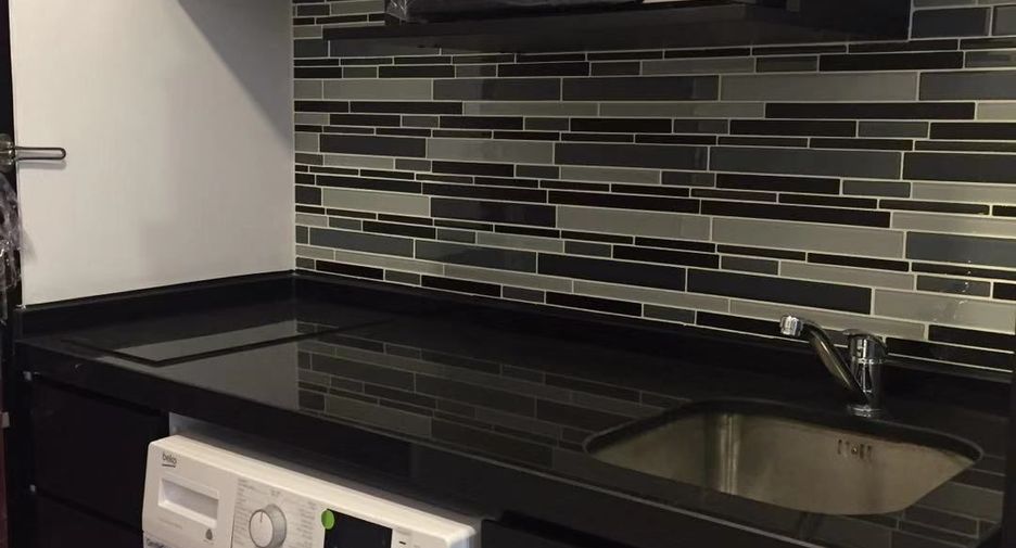 For rent 2 bedrooms condo in Khlong San, Bangkok