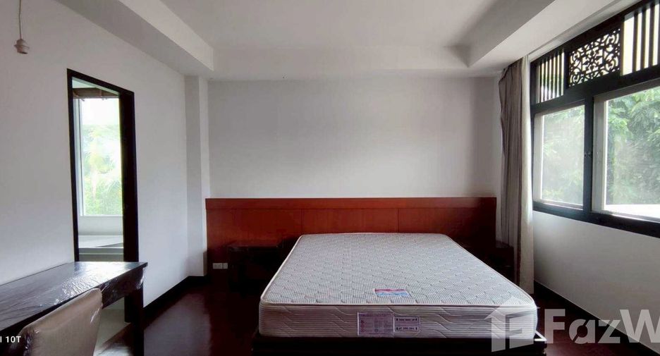 For rent 4 bedrooms condo in Sathon, Bangkok