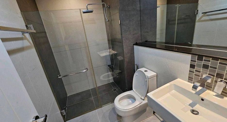 For rent studio condo in Khlong San, Bangkok