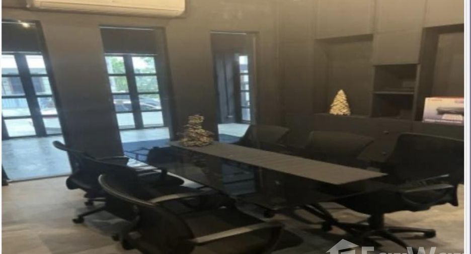 For rent 7 bedrooms office in Wang Thonglang, Bangkok