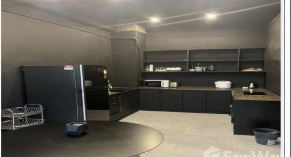 For rent 7 bedrooms office in Wang Thonglang, Bangkok