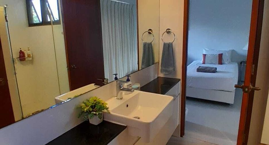 For rent 3 ベッドルーム condo in Sathon, Bangkok