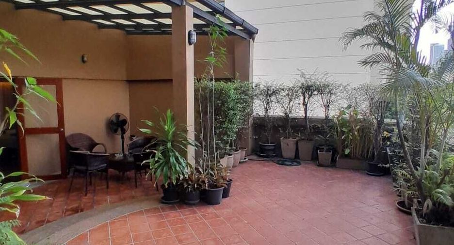 For rent 3 ベッドルーム condo in Sathon, Bangkok