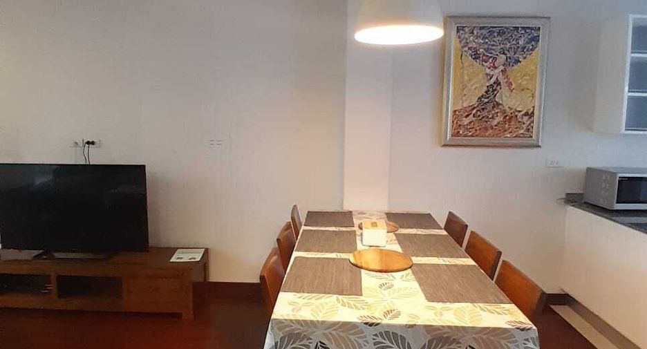 For rent 3 ベッドルーム condo in Sathon, Bangkok