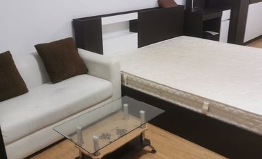 Wohnung zur Miete mit Studio in Watthana, Bangkok