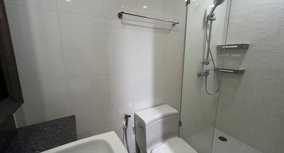 Wohnung zur Miete mit 2 Zimmer in Khlong Toei, Bangkok