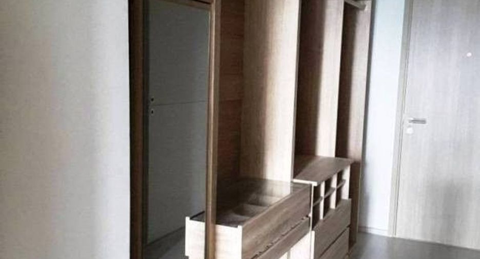 For rent 2 bedrooms condo in Pathum Wan, Bangkok