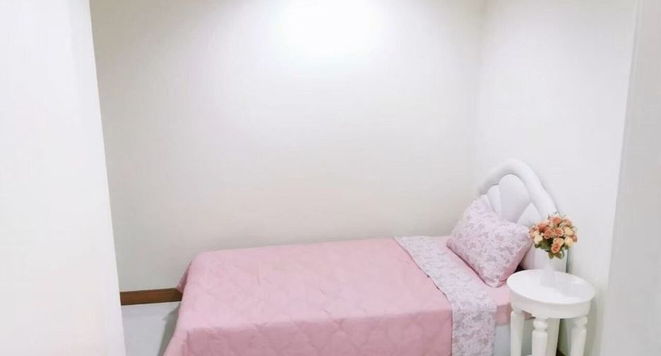 For rent 2 bedrooms condo in Ratchathewi, Bangkok