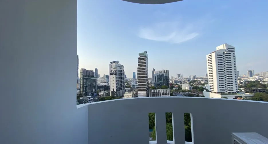 Condo en alquiler de 3 habitaciones en Watthana, Bangkok