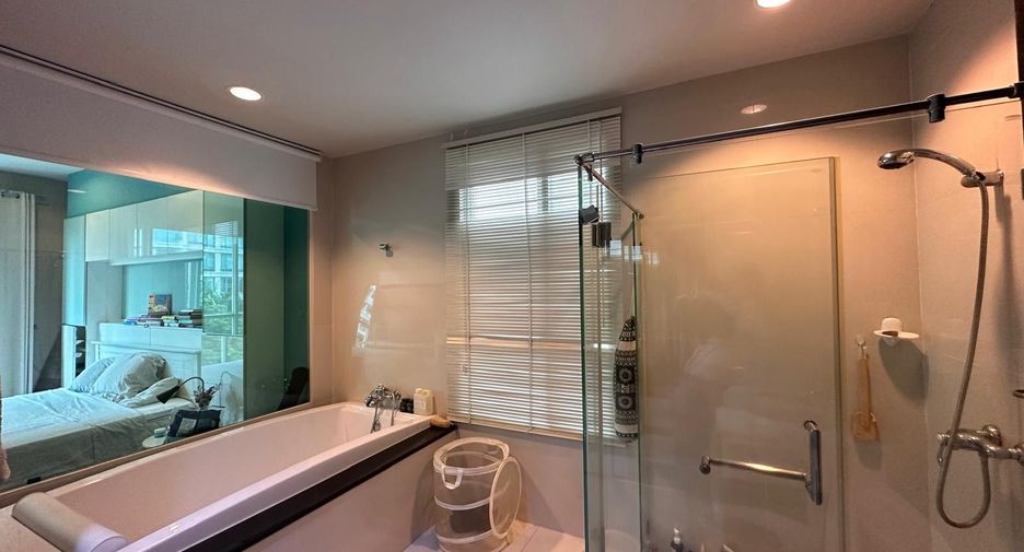 For rent 2 bedrooms condo in Pathum Wan, Bangkok