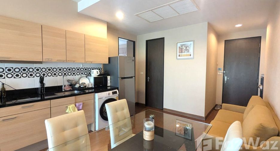 For rent 2 bedrooms condo in Pathum Wan, Bangkok