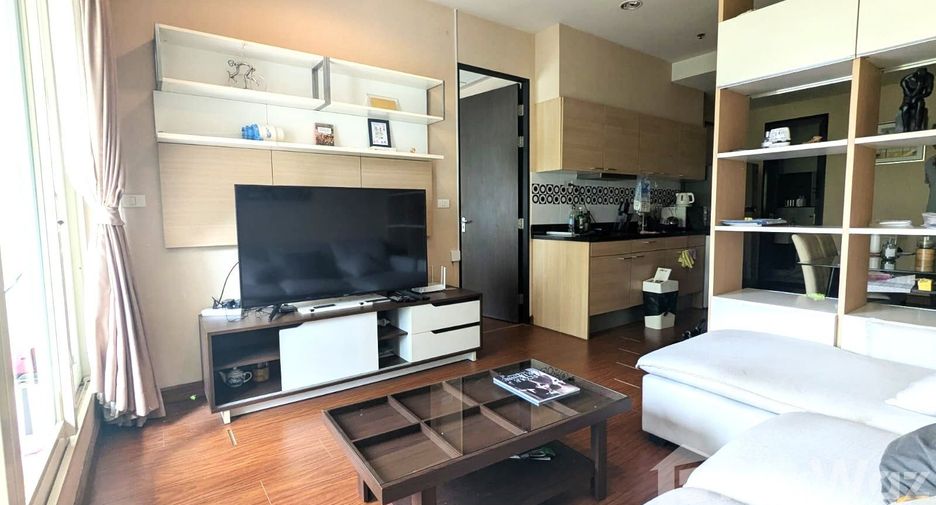 For rent 2 bedrooms condo in Pathum Wan, Bangkok