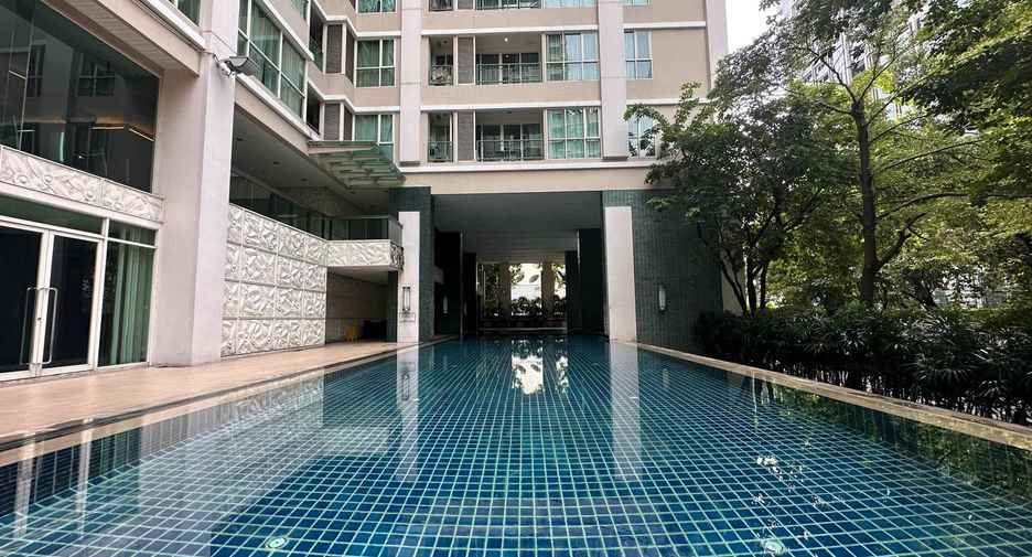 For rent 2 bedrooms condo in Pathum Wan, Bangkok