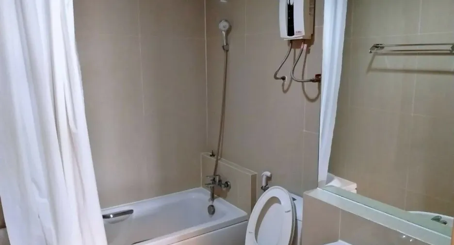 For rent 3 bedrooms condo in Khlong Toei, Bangkok