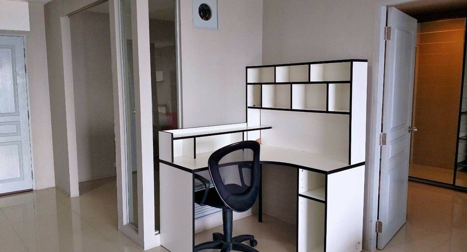 For rent 3 bedrooms condo in Khlong Toei, Bangkok