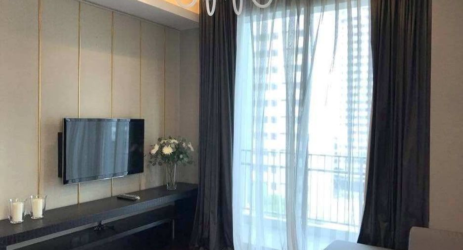 For rent 2 bedrooms condo in Watthana, Bangkok