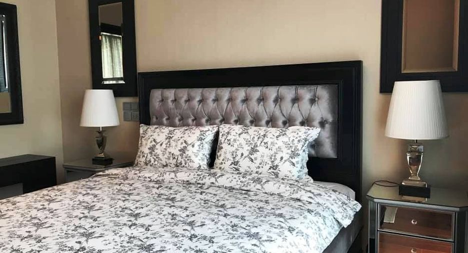 For rent 2 bedrooms condo in Watthana, Bangkok