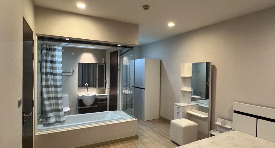 For rent 1 bed condo in Khlong Toei, Bangkok