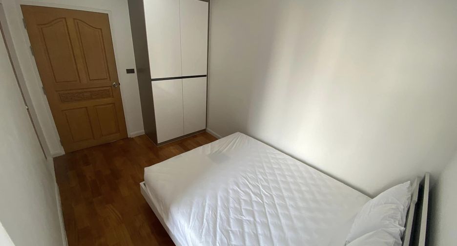 For rent 2 bedrooms condo in Ratchathewi, Bangkok
