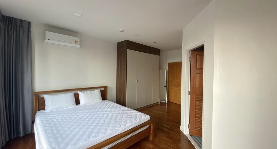 For rent 2 bedrooms condo in Ratchathewi, Bangkok