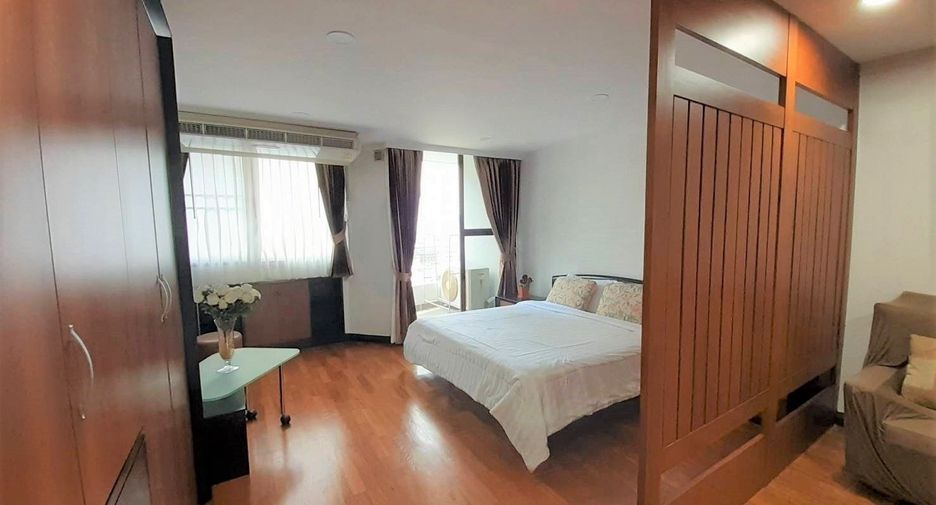 For rent 1 bed condo in Watthana, Bangkok