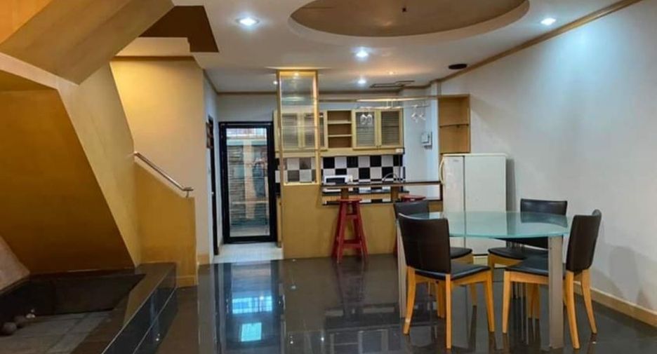For rent 3 bedrooms townhouse in Suan Luang, Bangkok