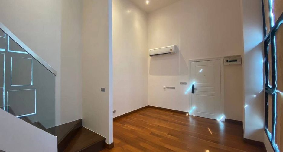 For rent 3 bedrooms condo in Bang Kho Laem, Bangkok