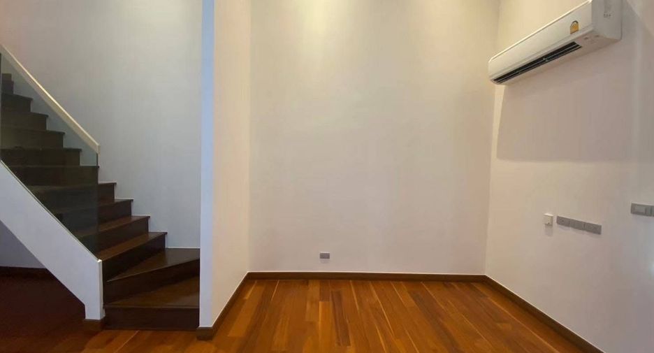 For rent 3 bedrooms condo in Bang Kho Laem, Bangkok