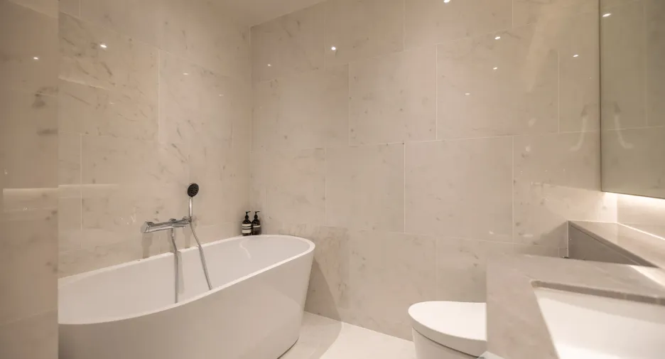 For rent 2 bedrooms condo in Pathum Wan, Bangkok