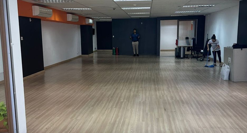 For rent office in Khlong Toei, Bangkok