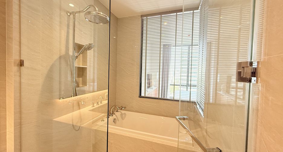 For rent 1 bed condo in Pathum Wan, Bangkok