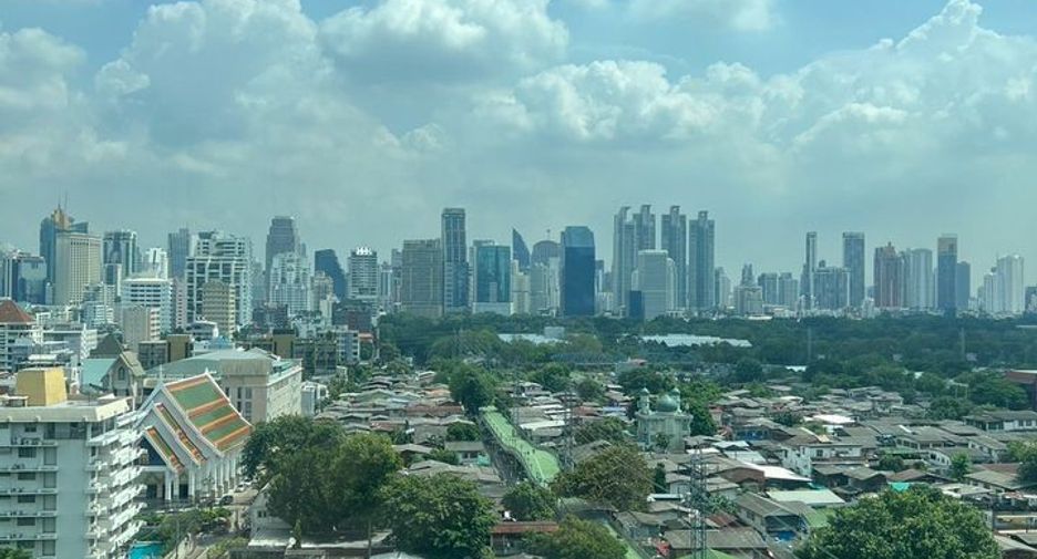 For rent 4 bedrooms condo in Pathum Wan, Bangkok