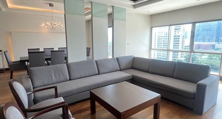 For rent 4 bedrooms condo in Pathum Wan, Bangkok