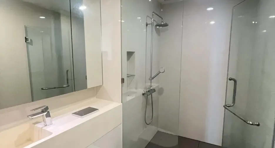 For rent 2 bedrooms condo in Bang Rak, Bangkok