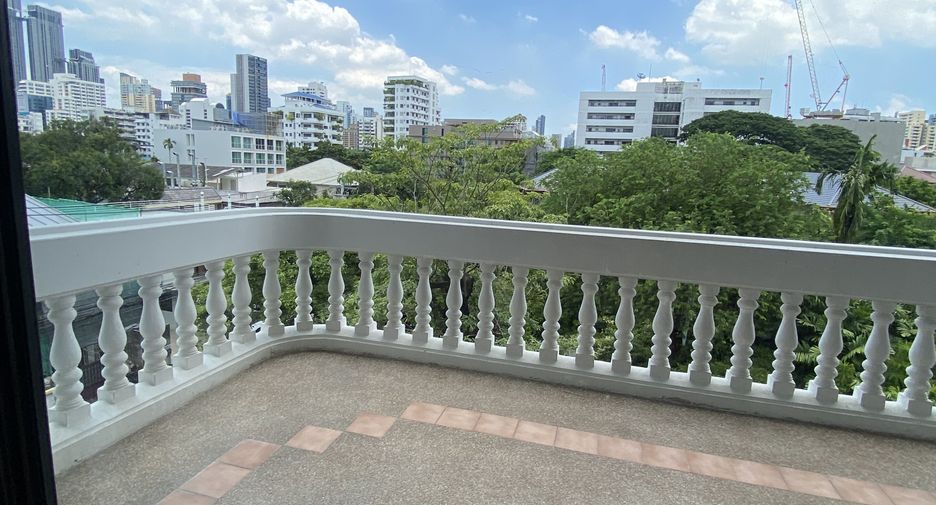 ให้เช่า 3 ห้องนอน คอนโด ใน วัฒนา, กรุงเทพฯ