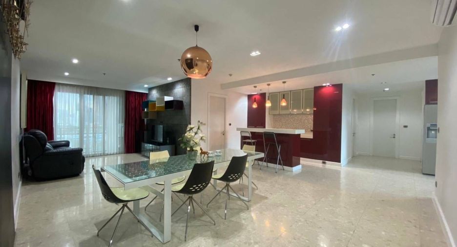 For rent 3 bedrooms condo in Khlong Toei, Bangkok
