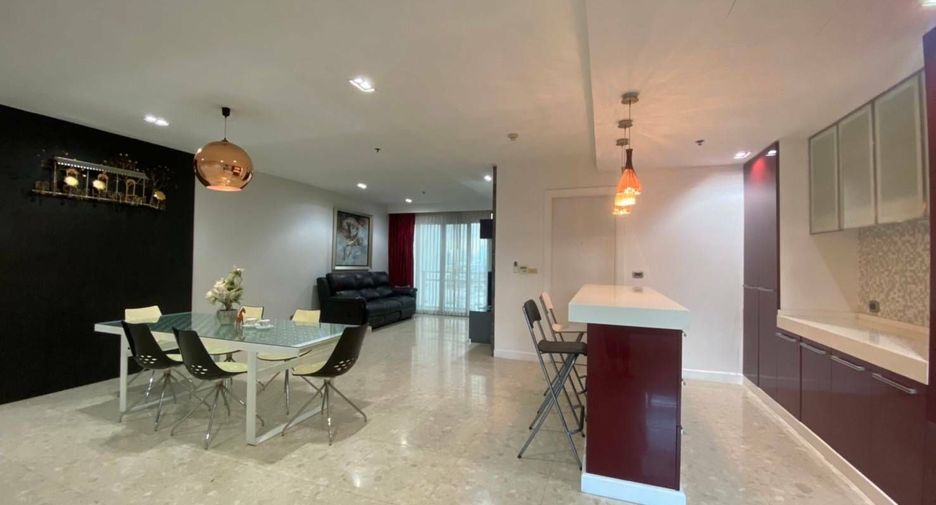 For rent 3 bedrooms condo in Khlong Toei, Bangkok